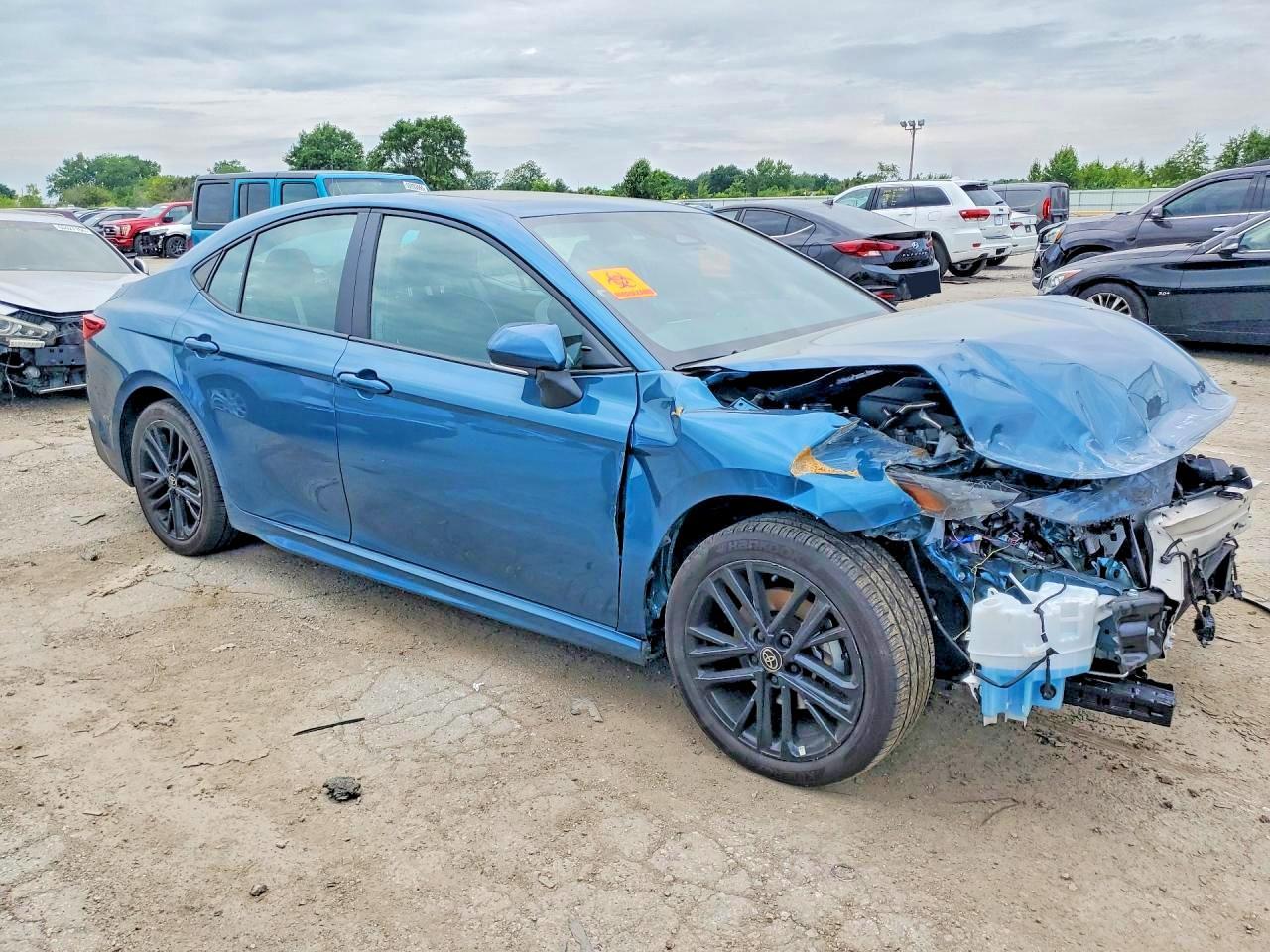 2025 Toyota Camry Se - Фото 4
