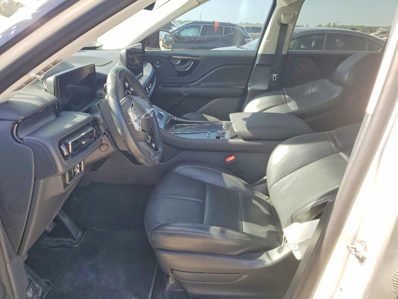 2025 Lincoln Aviator - Image 7