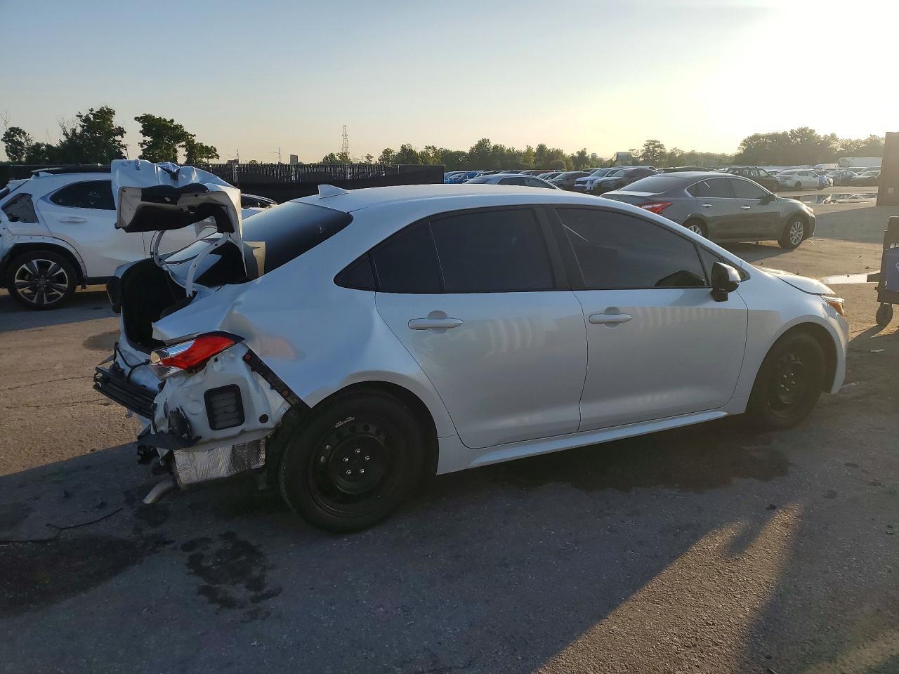 2025 Toyota Corolla Le - Image 3