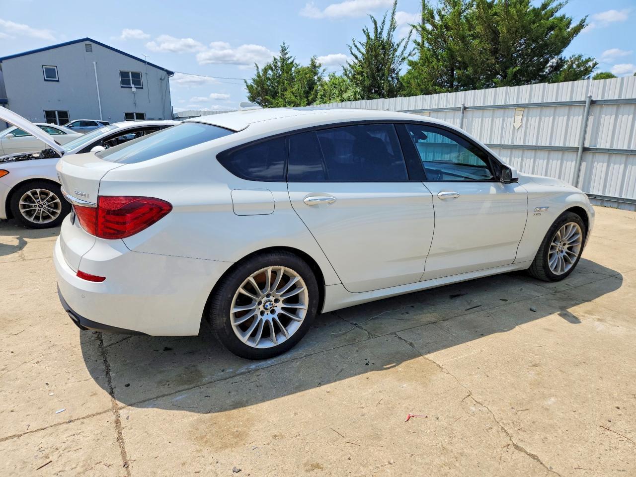2012 BMW 550 Xigt - Image 3