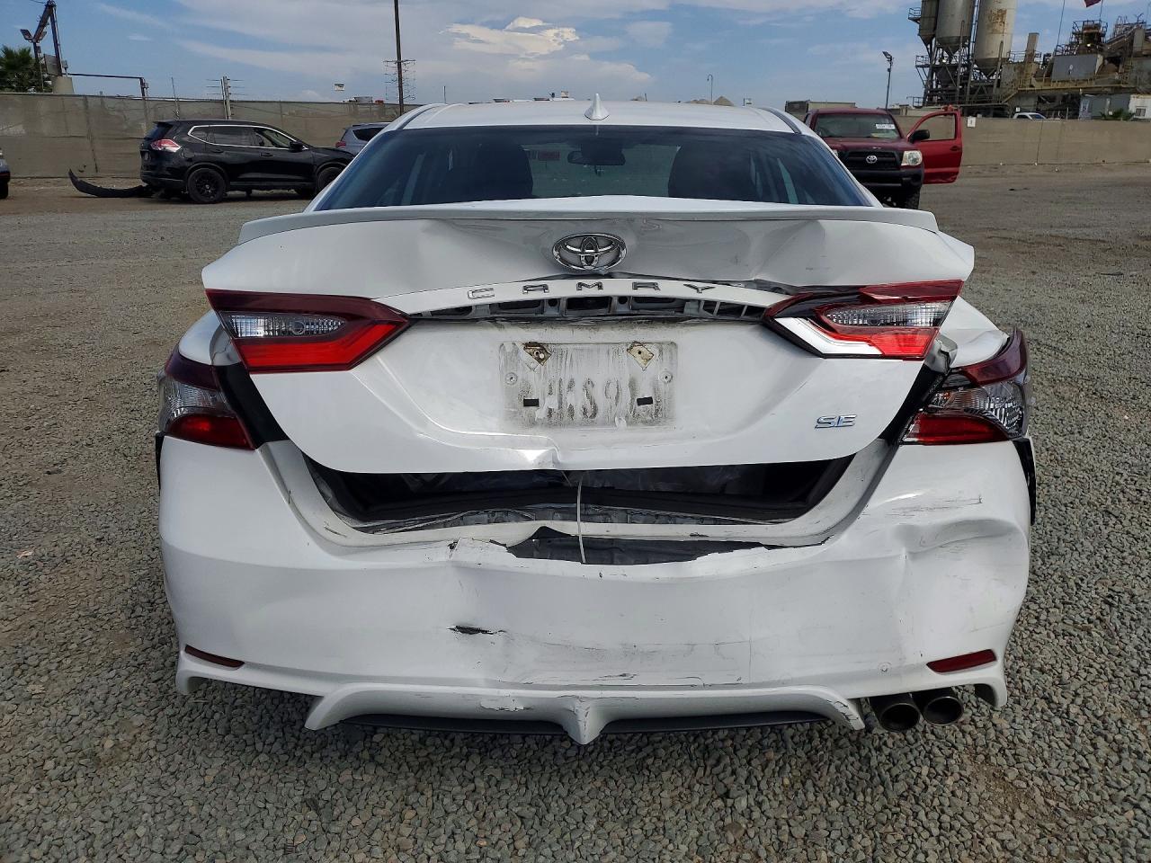 2024 Toyota Camry Se - Image 6