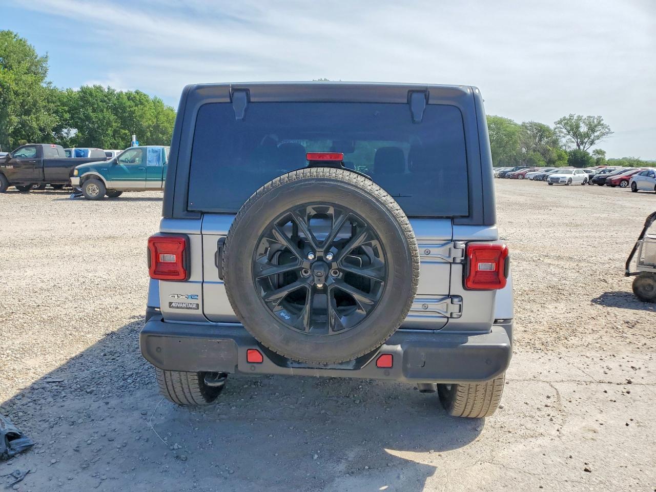 2021 Jeep Wrangler Unlimited Sahara 4Xe - Image 6
