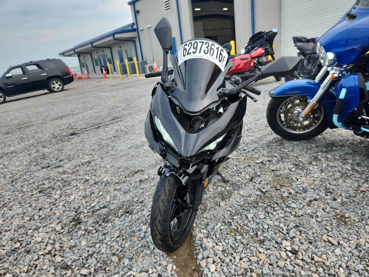 2021 Kawasaki Ex400 - Фото 2