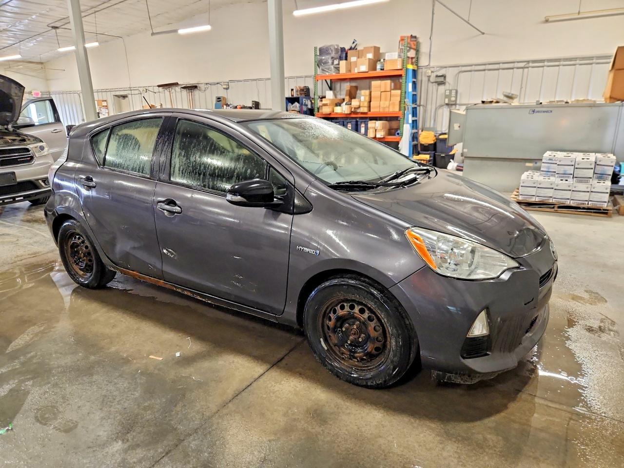 2013 Toyota Prius C Two - Фото 4
