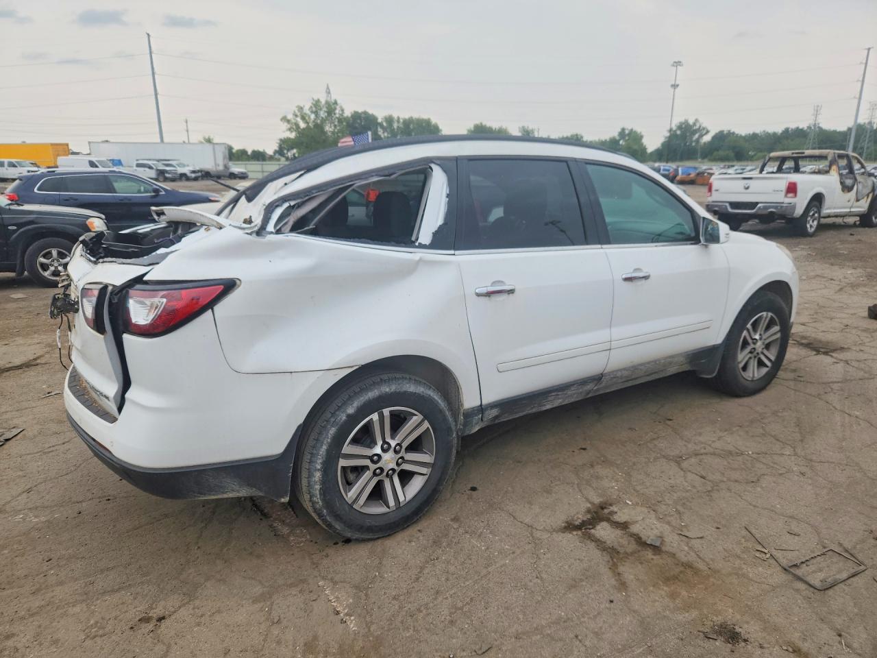 2016 Chevrolet Traverse Lt - Image 3
