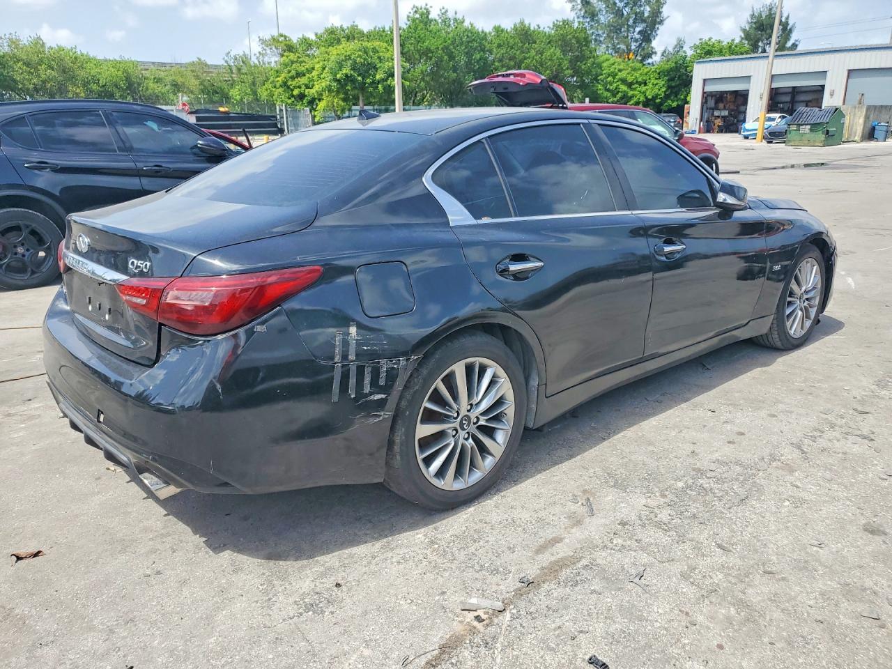 2016 Infiniti Q50 3.0T Premium - Фото 3