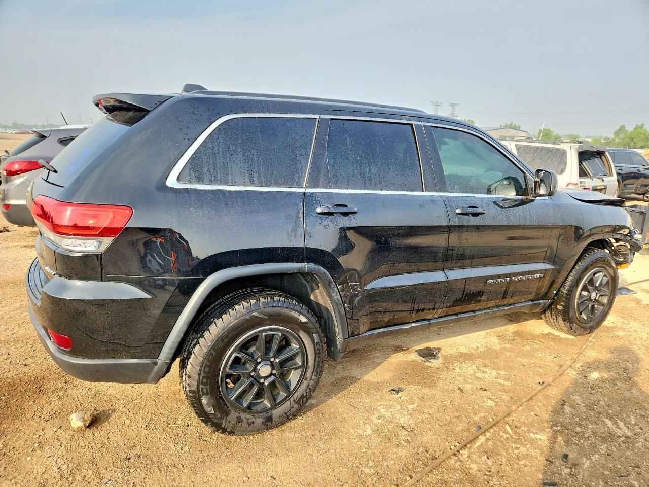 2018 Jeep Grand Cherokee Laredo - Image 3