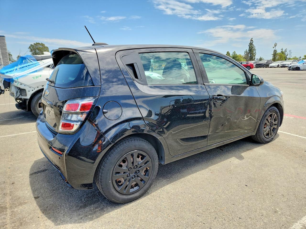 2020 Chevrolet Sonic - Фото 3