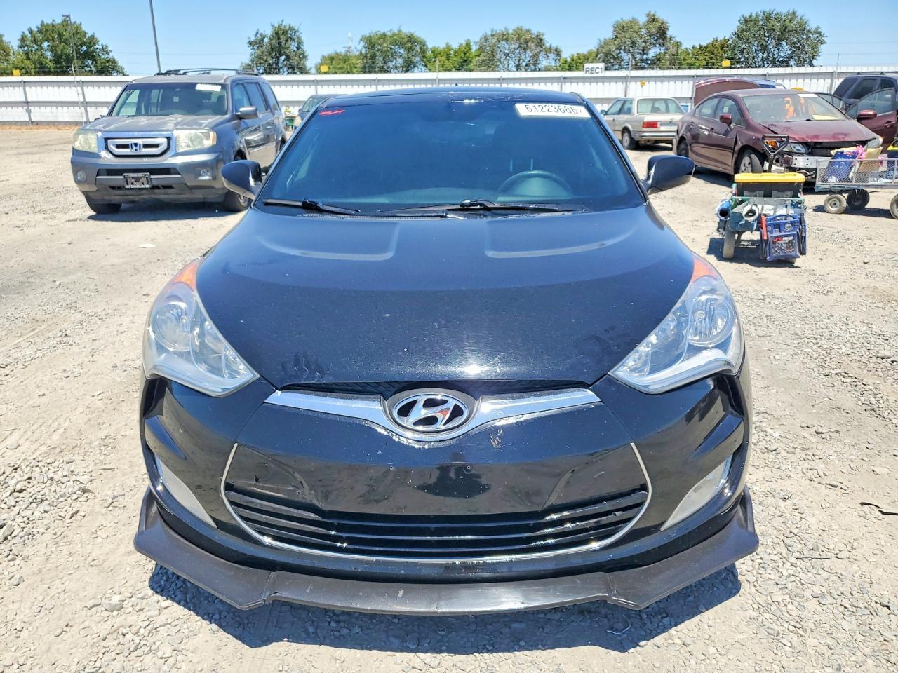 2016 Hyundai Veloster Base - Image 5