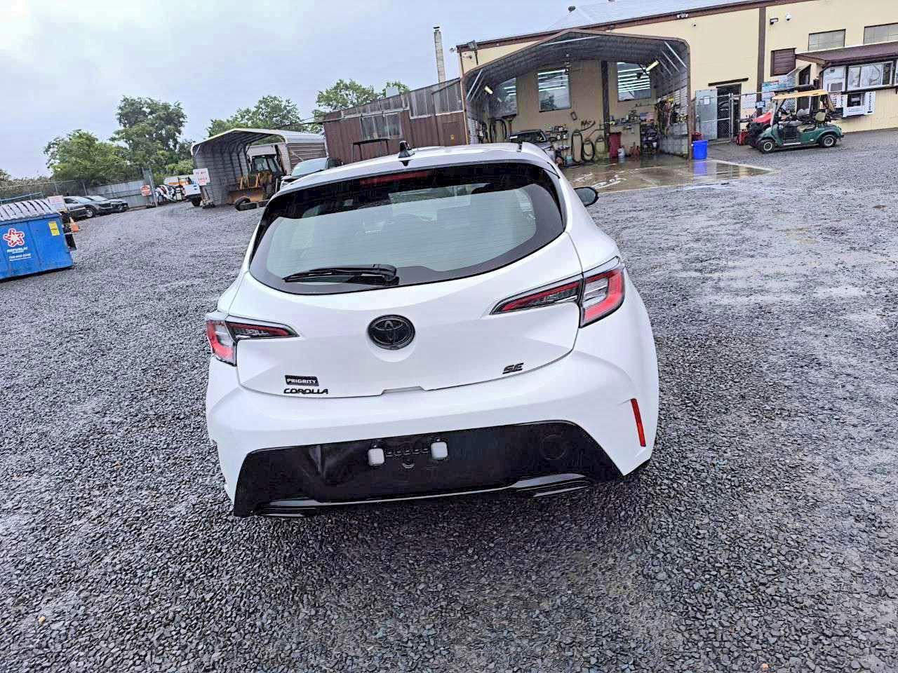 2022 Toyota Corolla Hatchback Se Nightshade Edition - Image 6