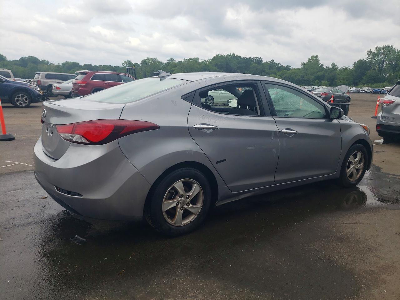 2014 Hyundai Elantra Se - Image 3