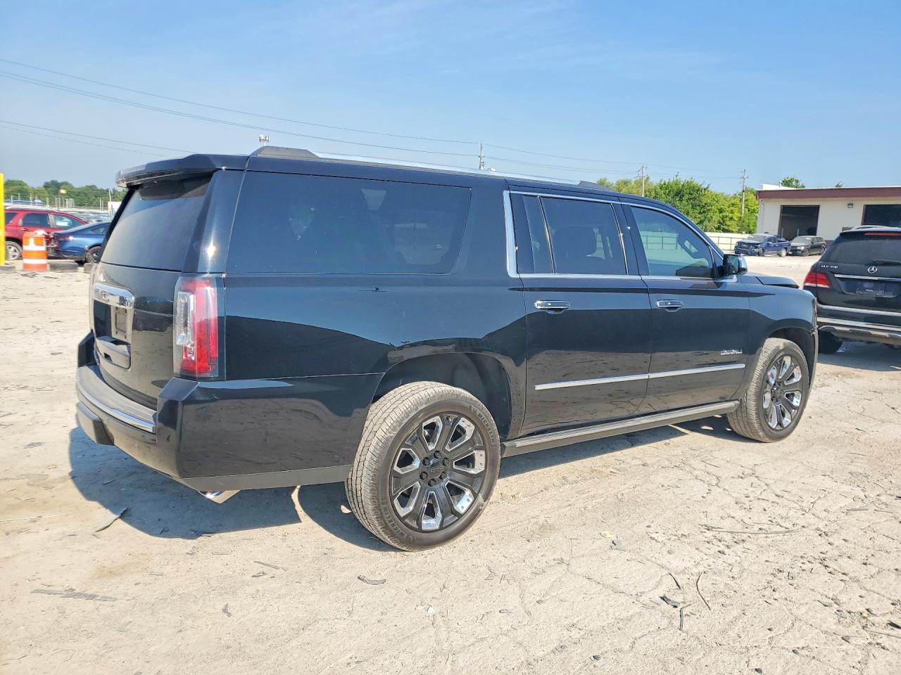 2018 GMC Yukon Xl Denali - Фото 3