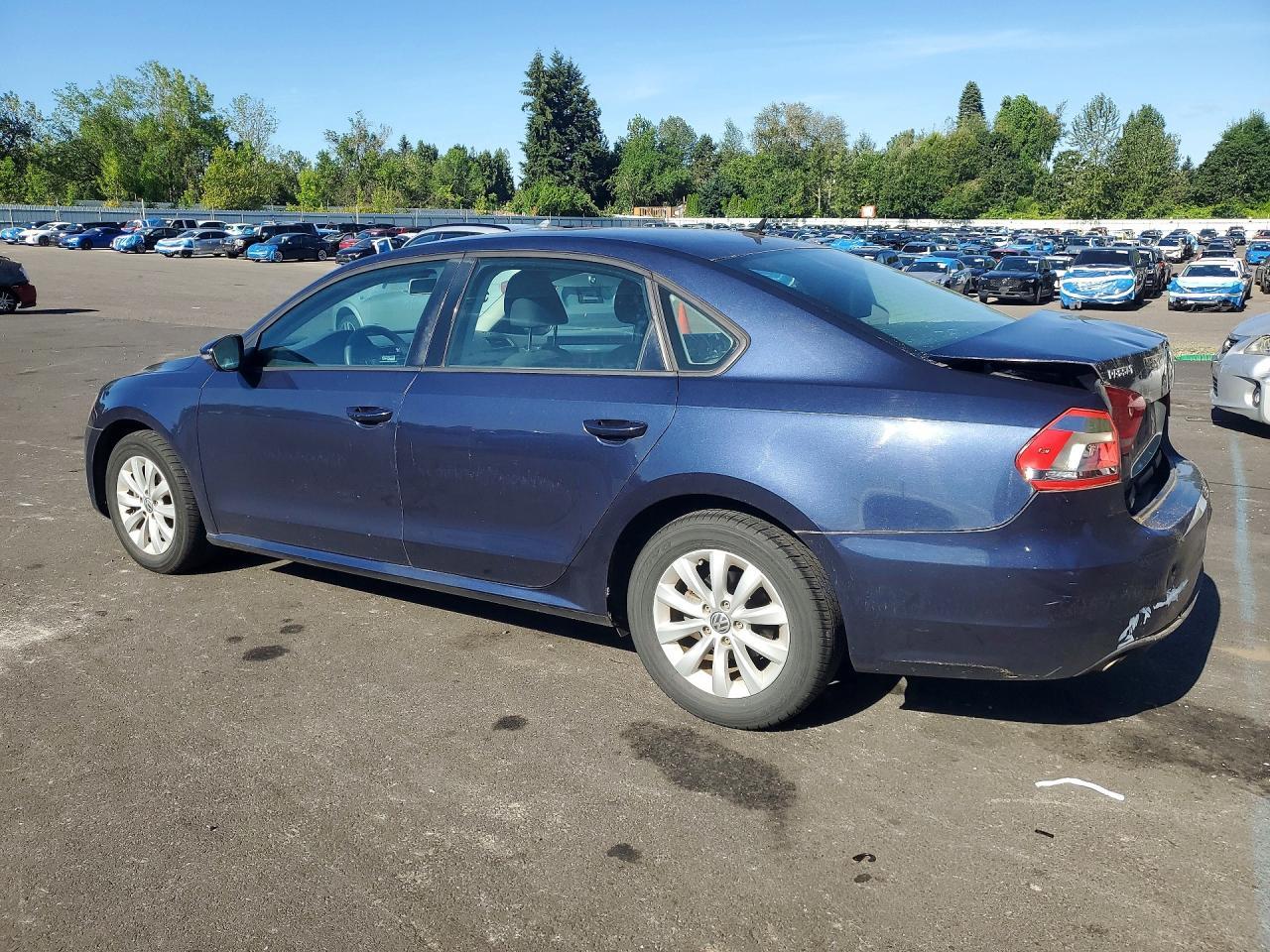 2012 Volkswagen Passat S - Фото 2