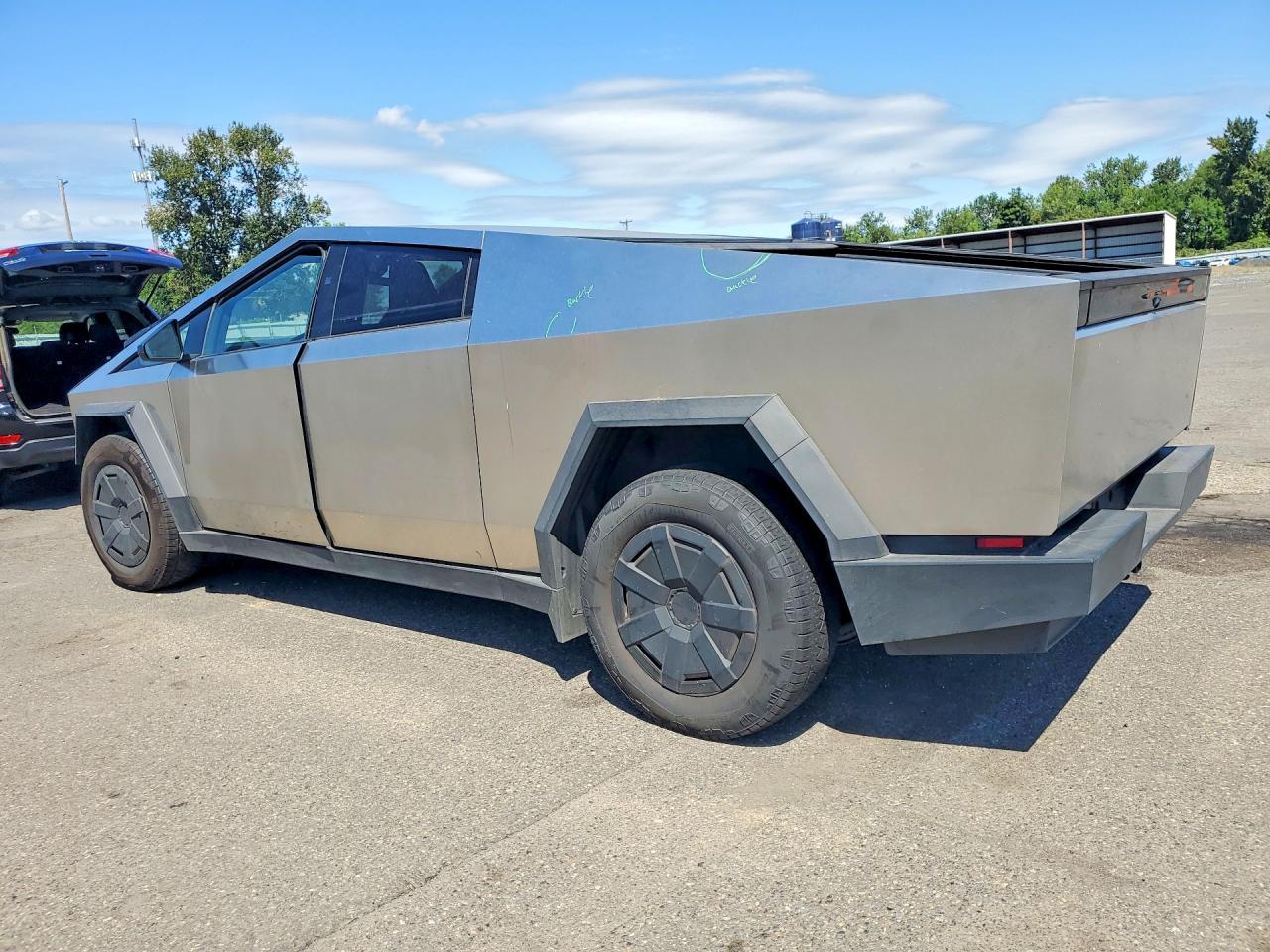 2025 Tesla Cybertruck - Image 2