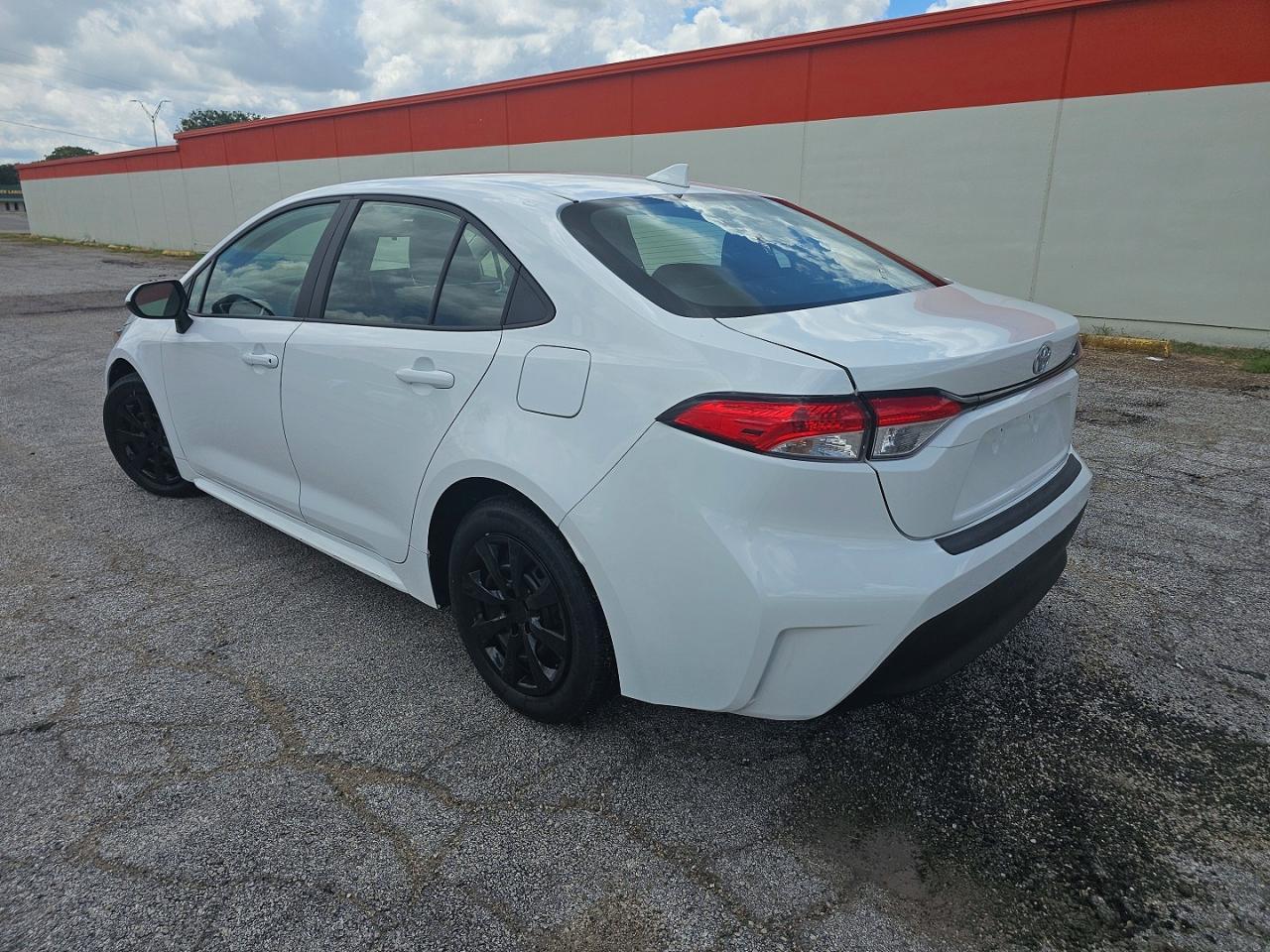 2025 Toyota Corolla Le - Image 3