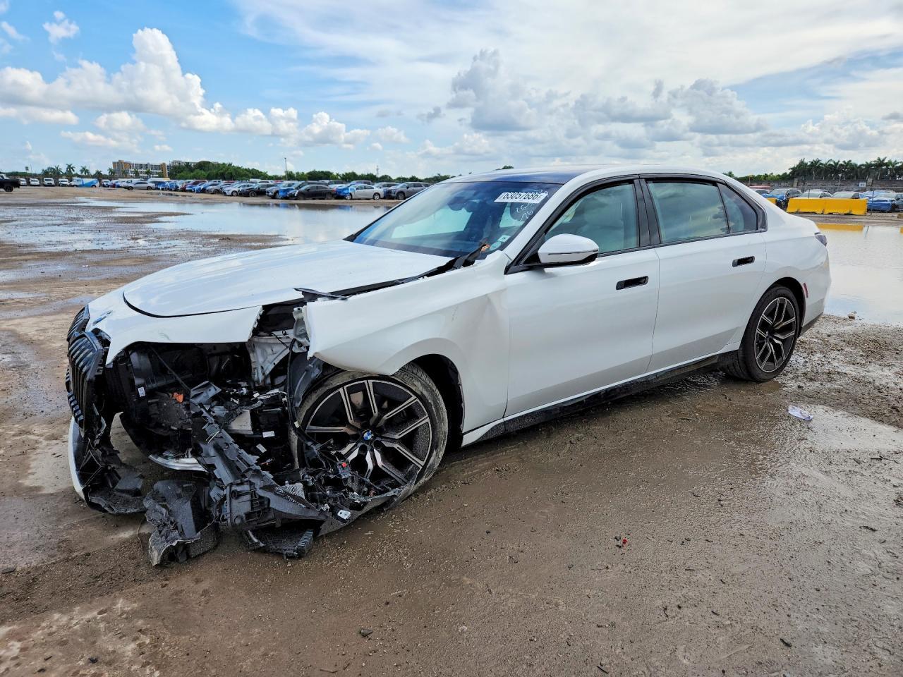 2025 BMW 740 Xi