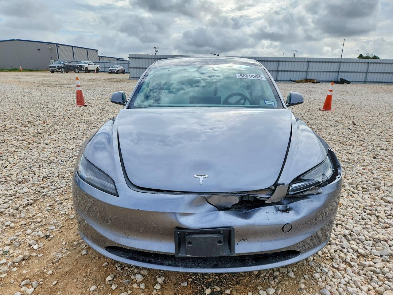 2025 Tesla Model 3 - Фото 5