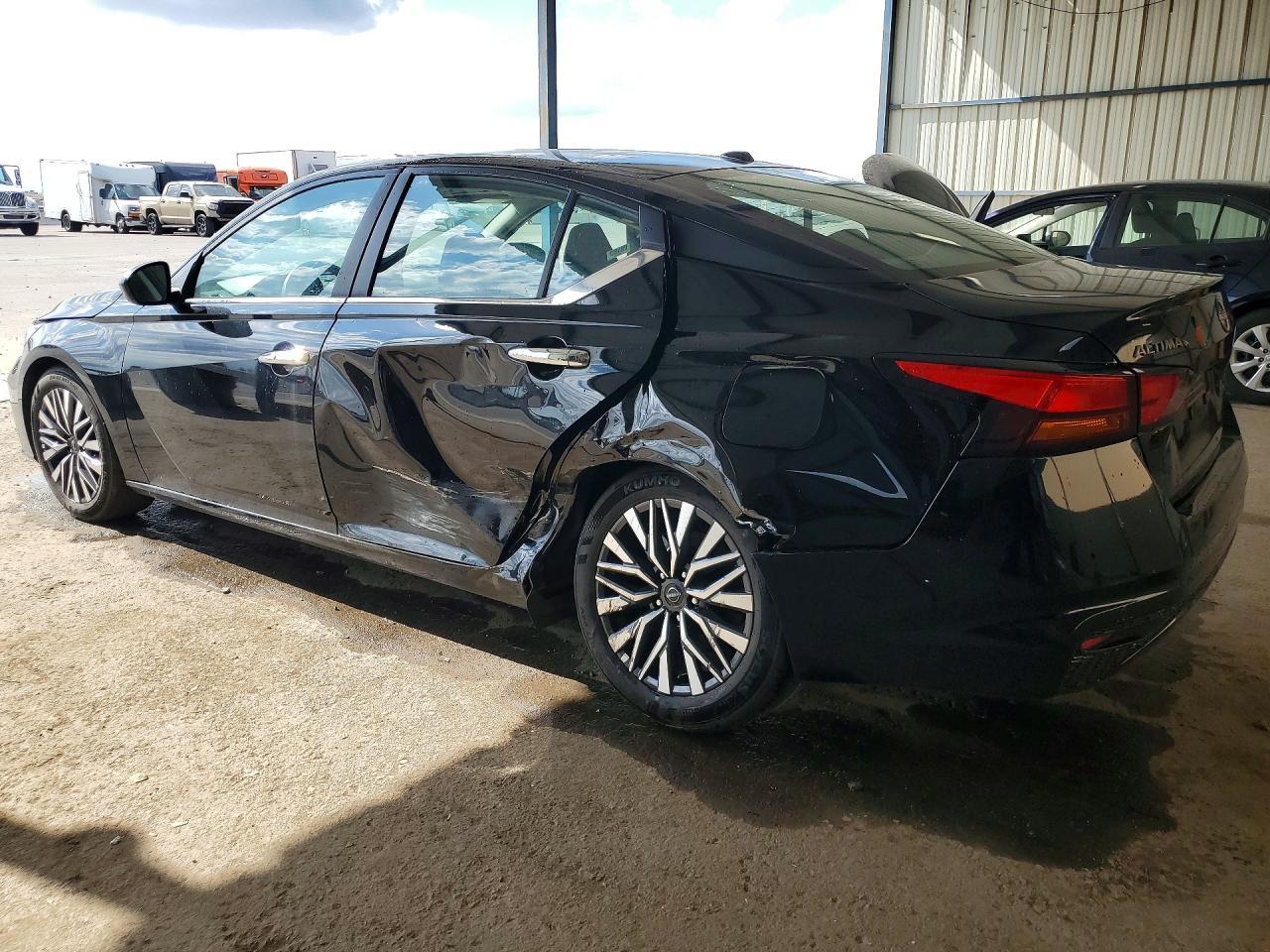 2025 Nissan Altima Sv - Image 2