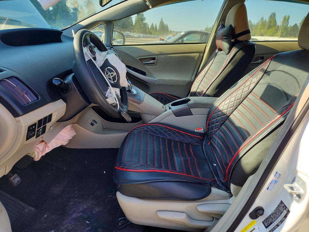 2015 Toyota Prius Two - Image 7