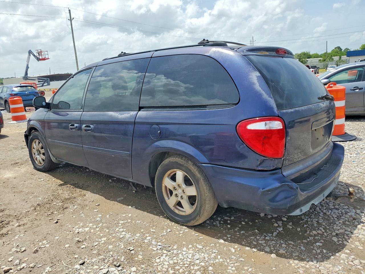 2005 Dodge Caravan - Фото 2