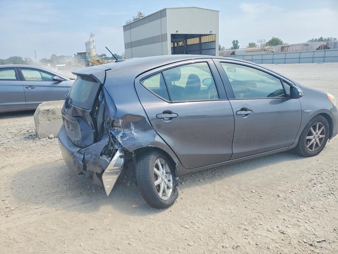 2013 Toyota Prius C Four - Фото 3