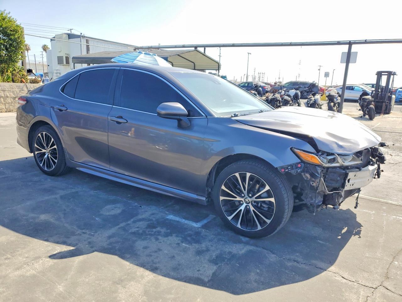 2020 Toyota Camry Se - Image 4