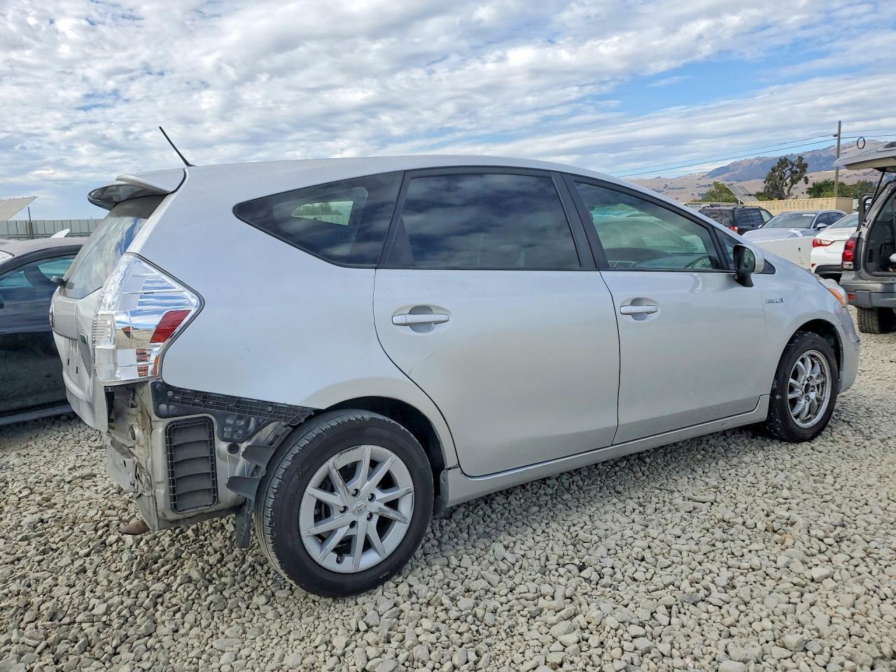2013 Toyota Prius V Three - Фото 3