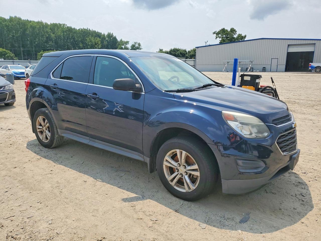 2017 Chevrolet Equinox Ls - Image 4