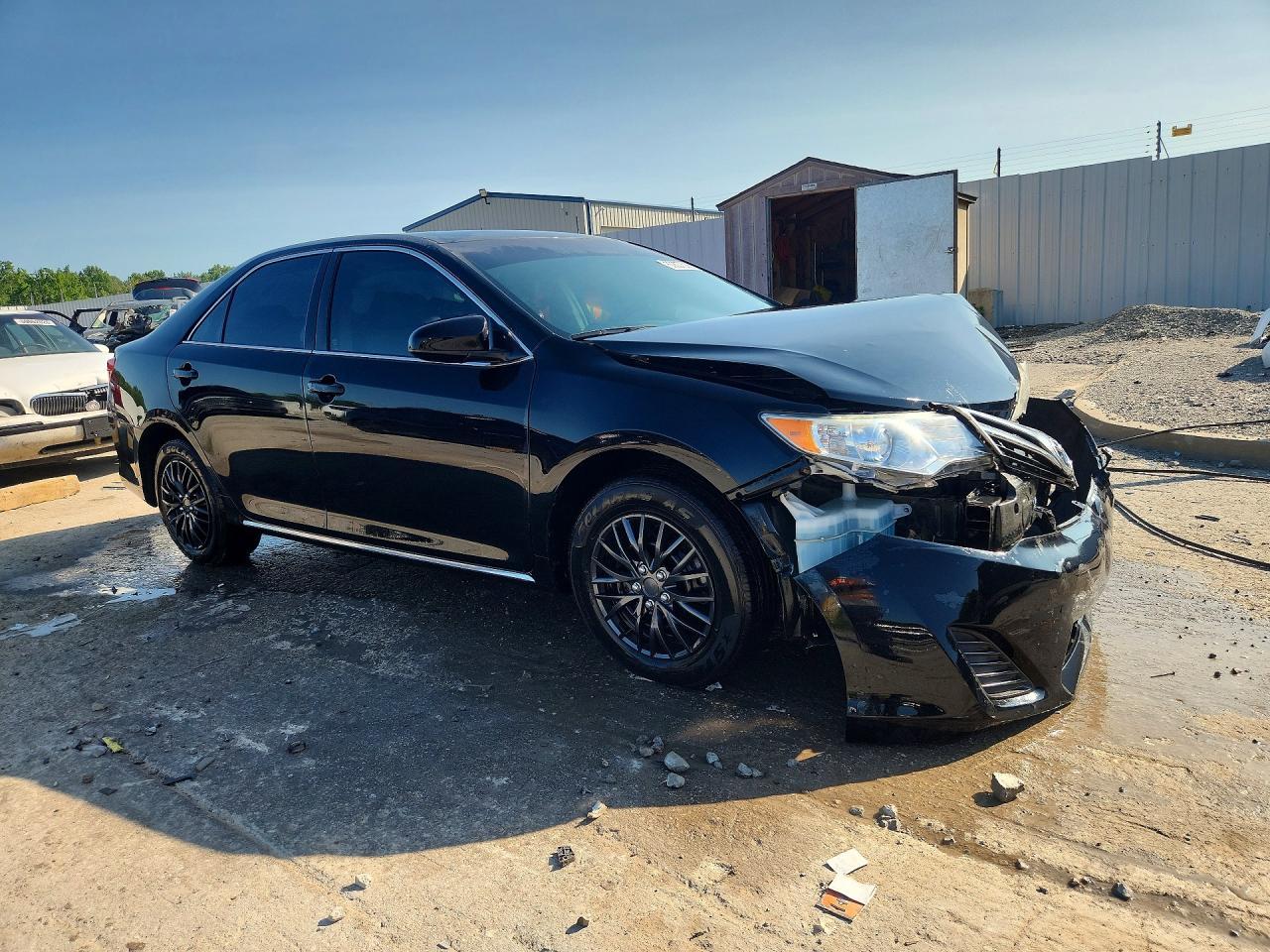 2014 Toyota Camry Le - Фото 4