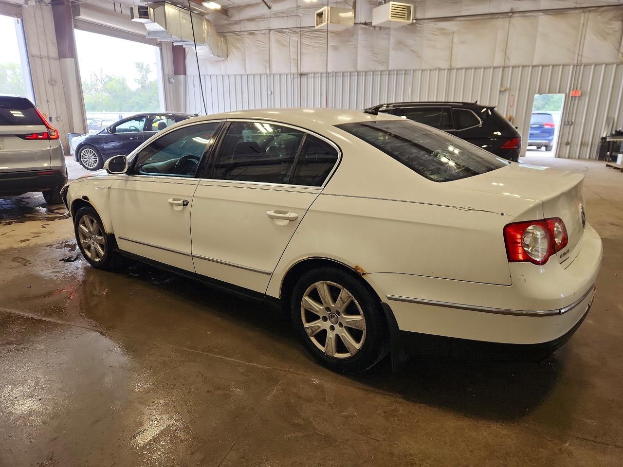 2007 Volkswagen Passat 2.0T - Фото 2