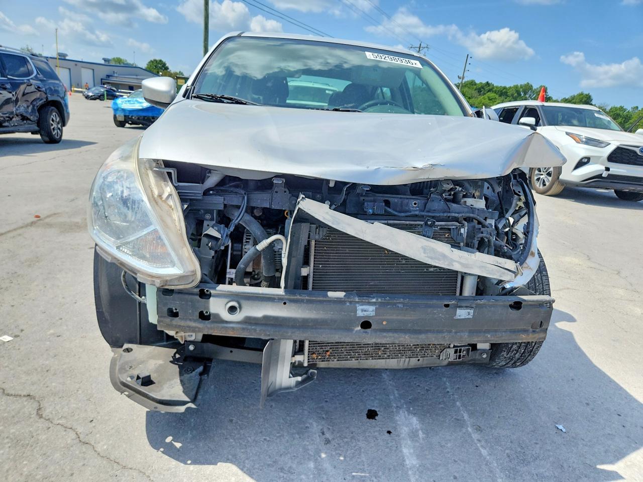 2018 Nissan Versa Sv - Image 5