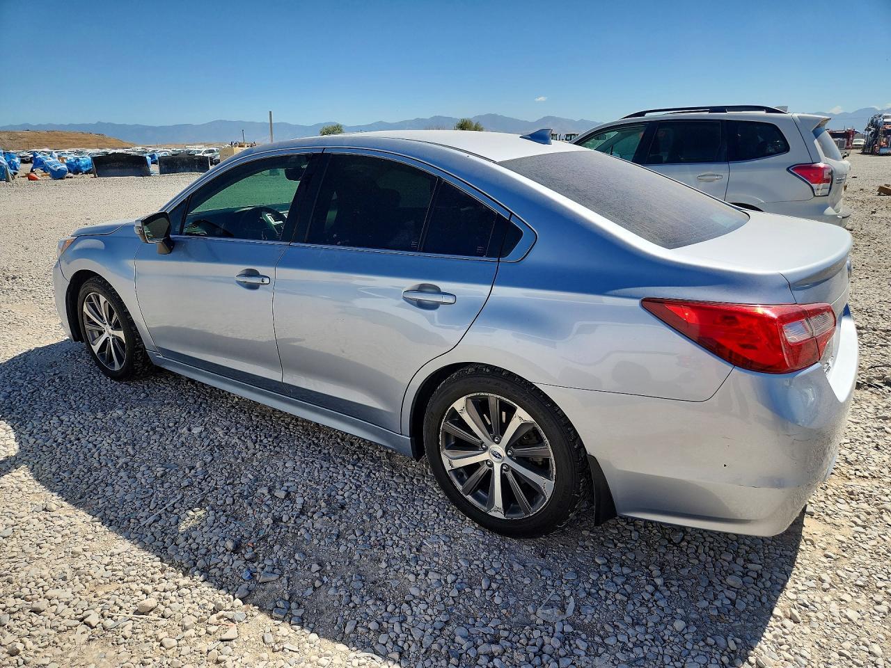 2017 Subaru Legacy 3.6R Limited - Фото 2