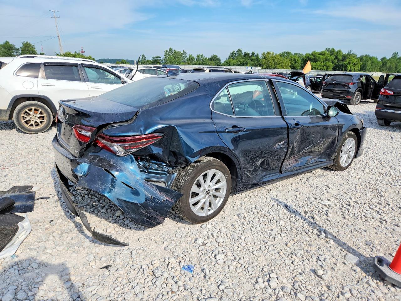 2021 Toyota Camry Le - Image 3