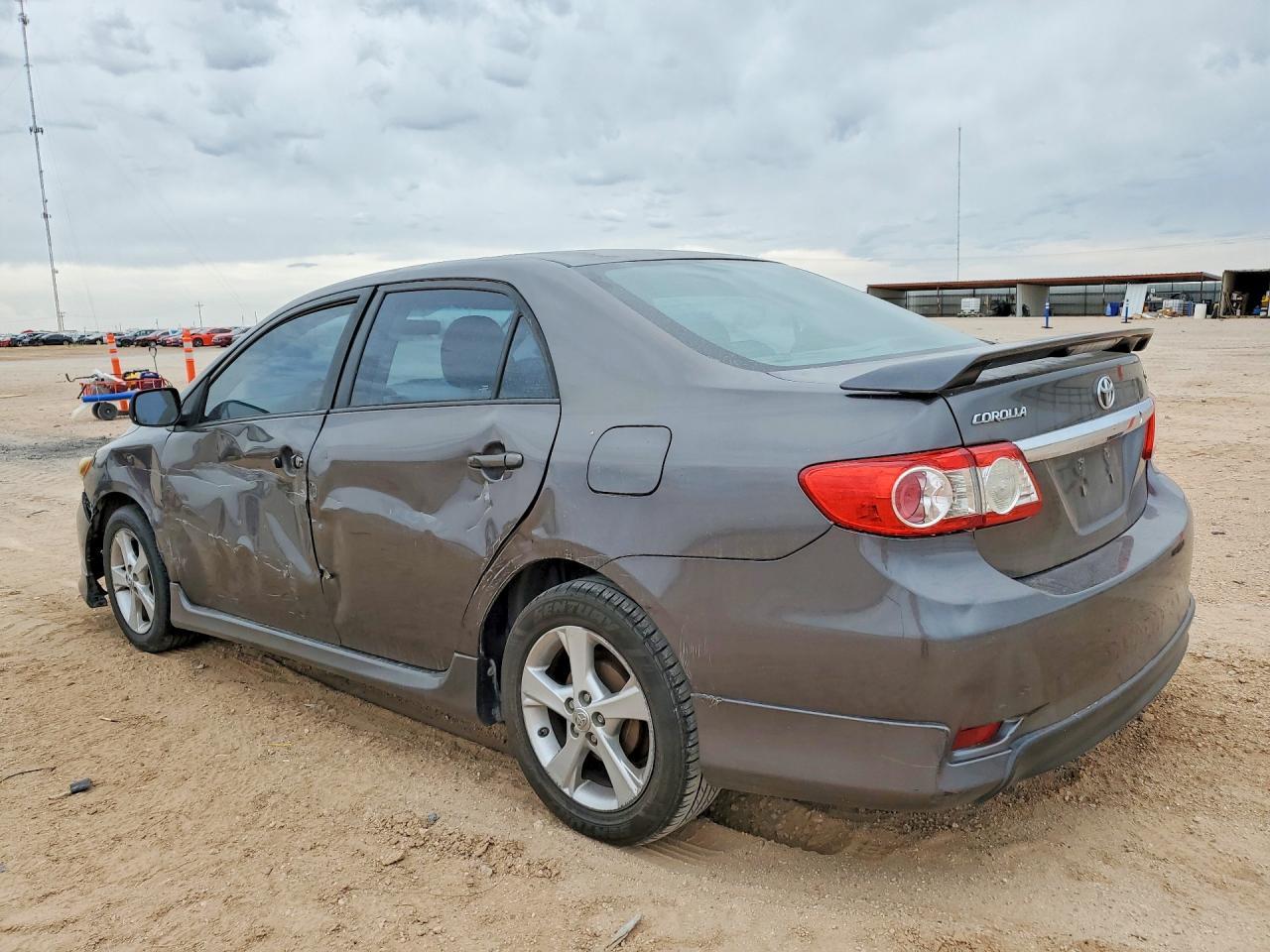 2013 Toyota Corolla Base - Фото 2