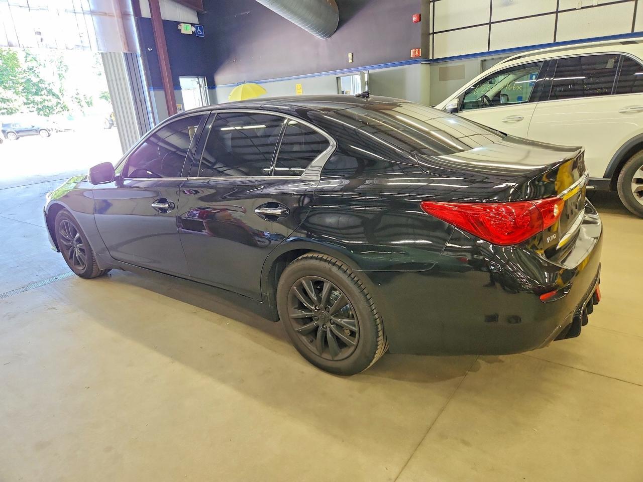 2015 Infiniti Q50 Premium - Фото 2