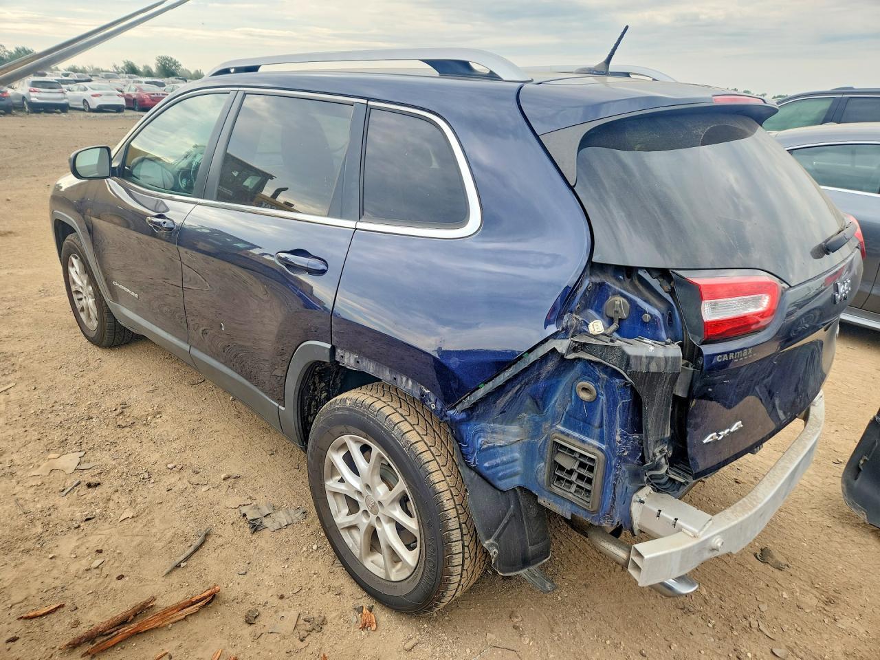 2015 Jeep Cherokee Latitude - Image 2