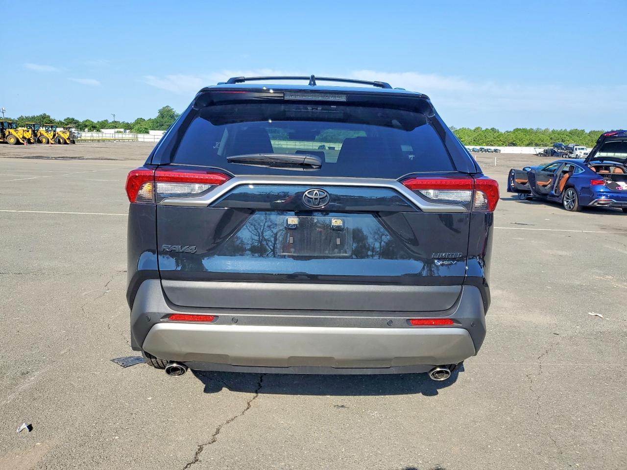 2025 Toyota Rav4 Limited - Фото 6