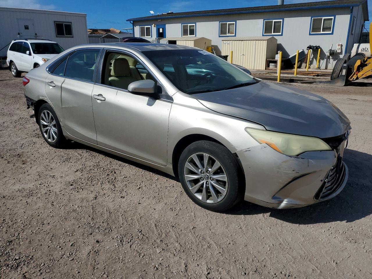 2016 Toyota Camry Le - Фото 4