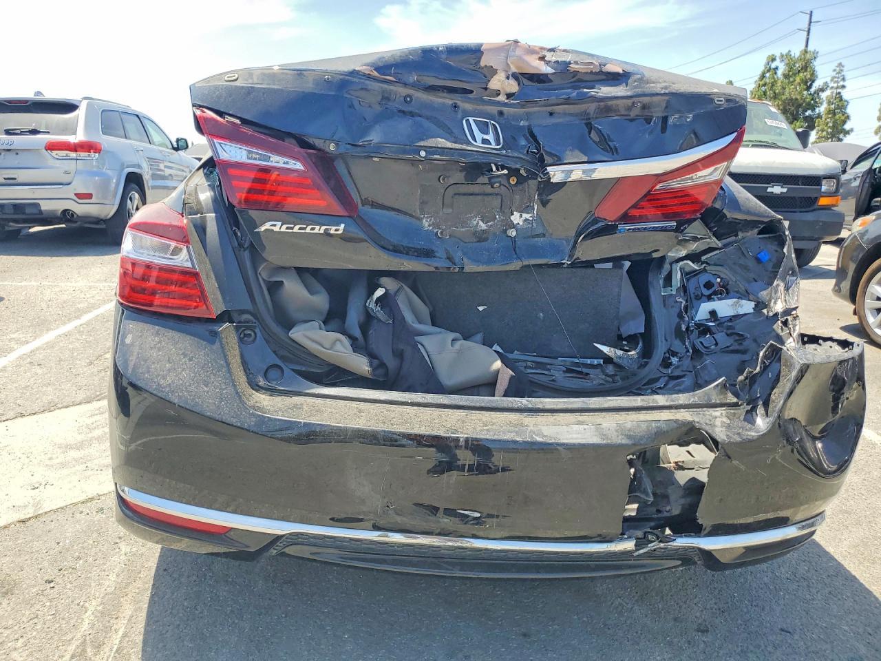 2017 Honda Accord Hybrid - Image 6
