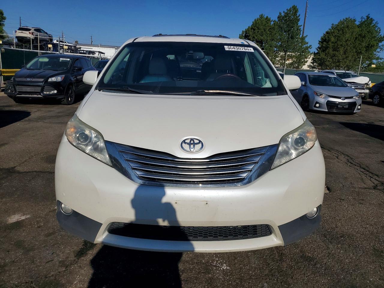 2012 Toyota Sienna Limited 7-Passenger - Фото 5
