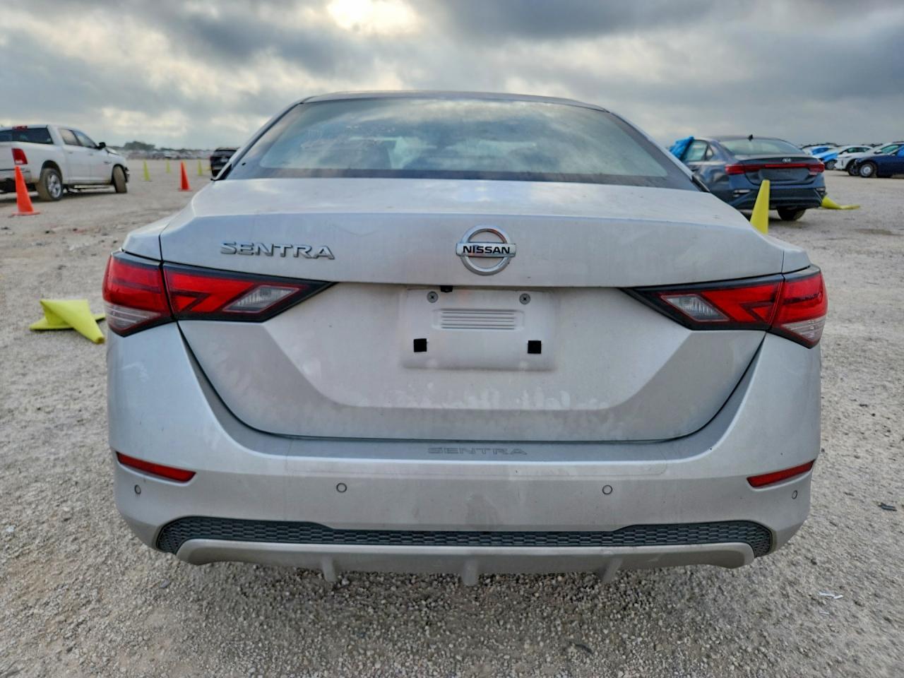 2022 Nissan Sentra S - Фото 6