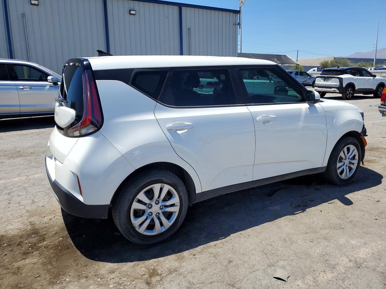2023 Kia Soul Lx - Image 3