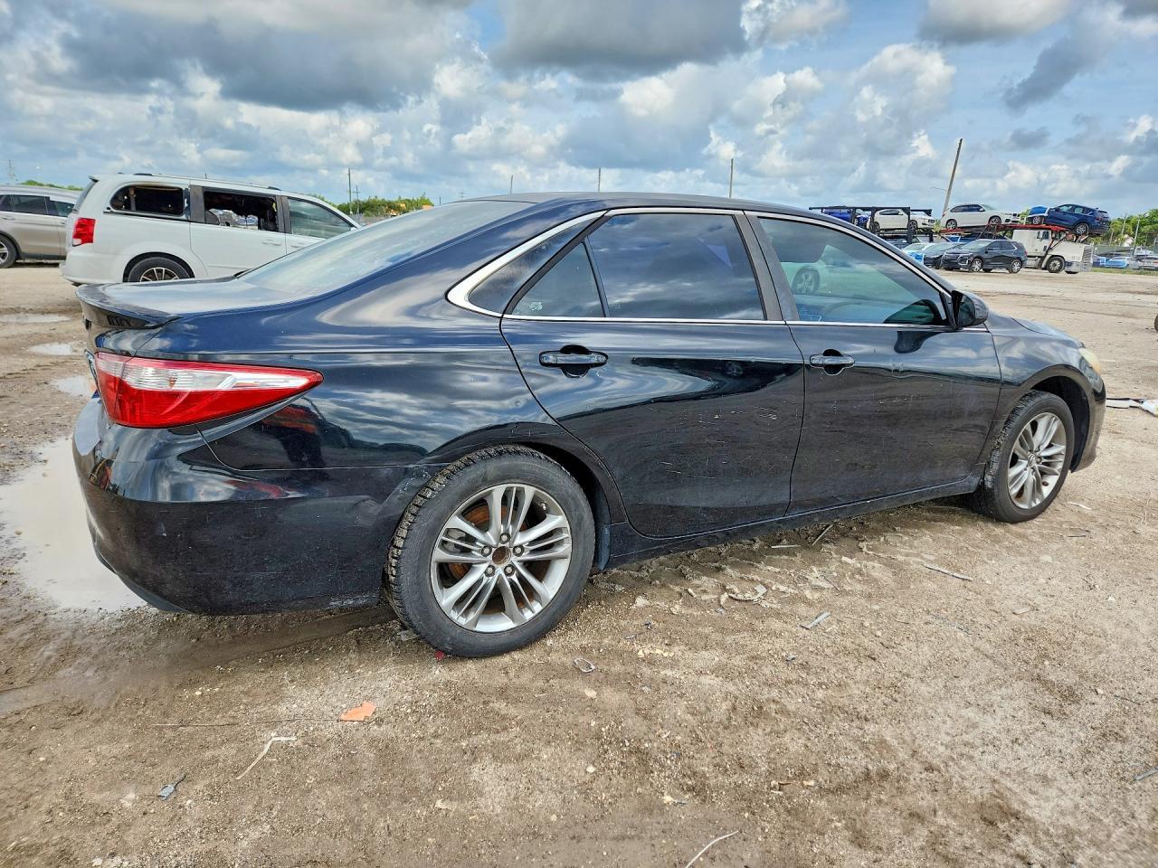 2015 Toyota Camry Se - Фото 3