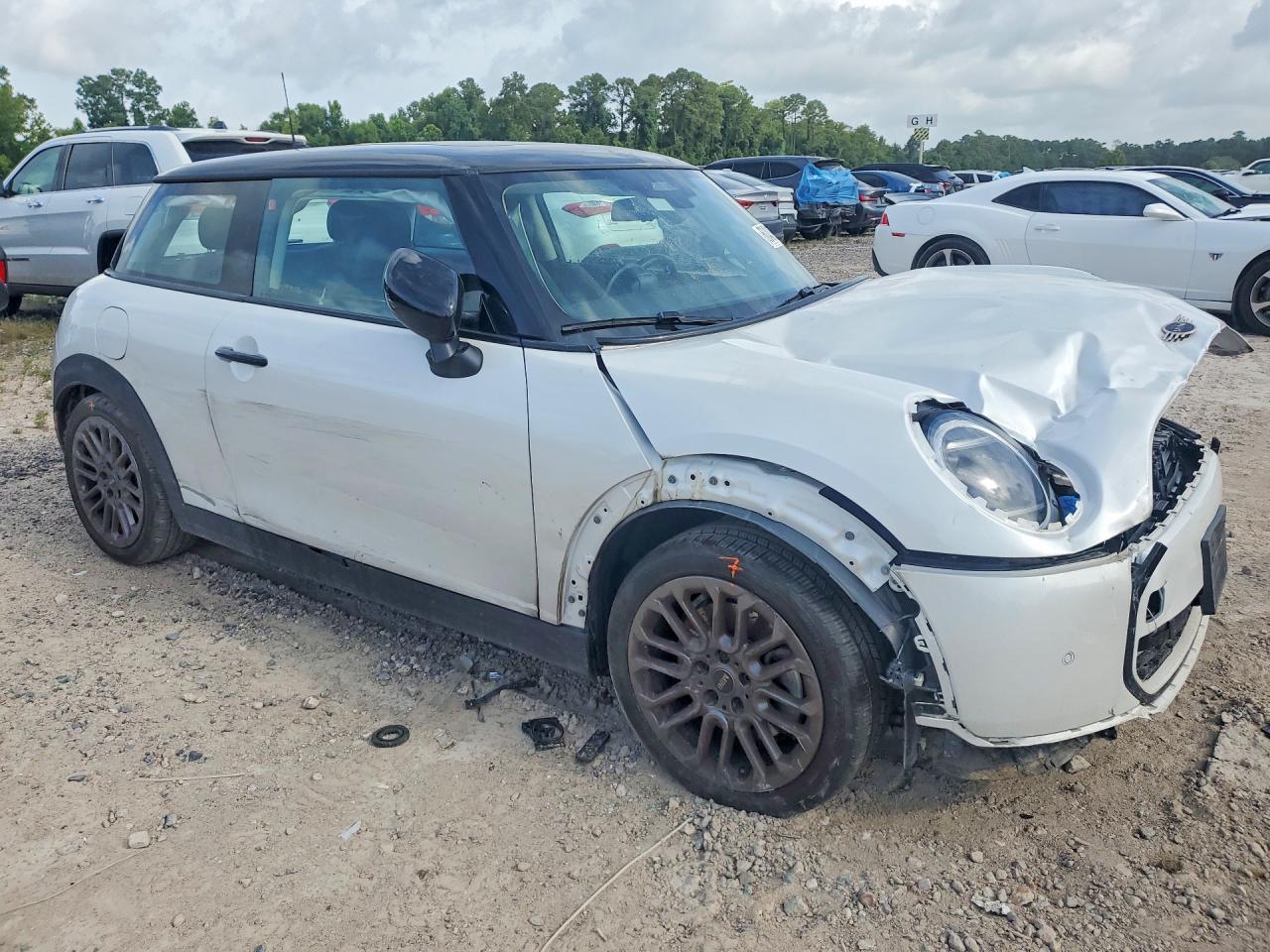 2025 Mini Cooper S - Image 4