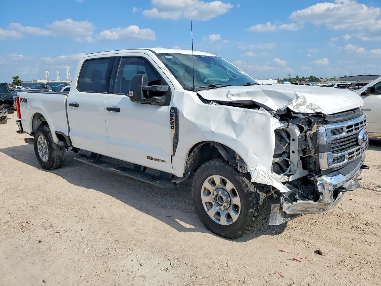 2024 Ford F250 Super Duty - Фото 4