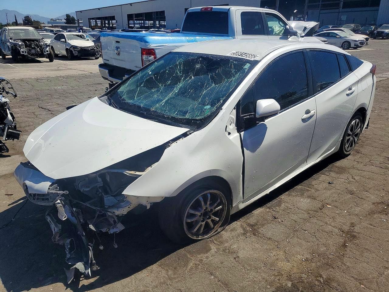 2020 Toyota Prius Xle Awd-E