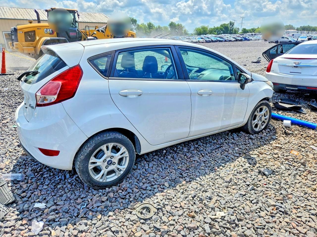2016 Ford Fiesta Se - Image 3