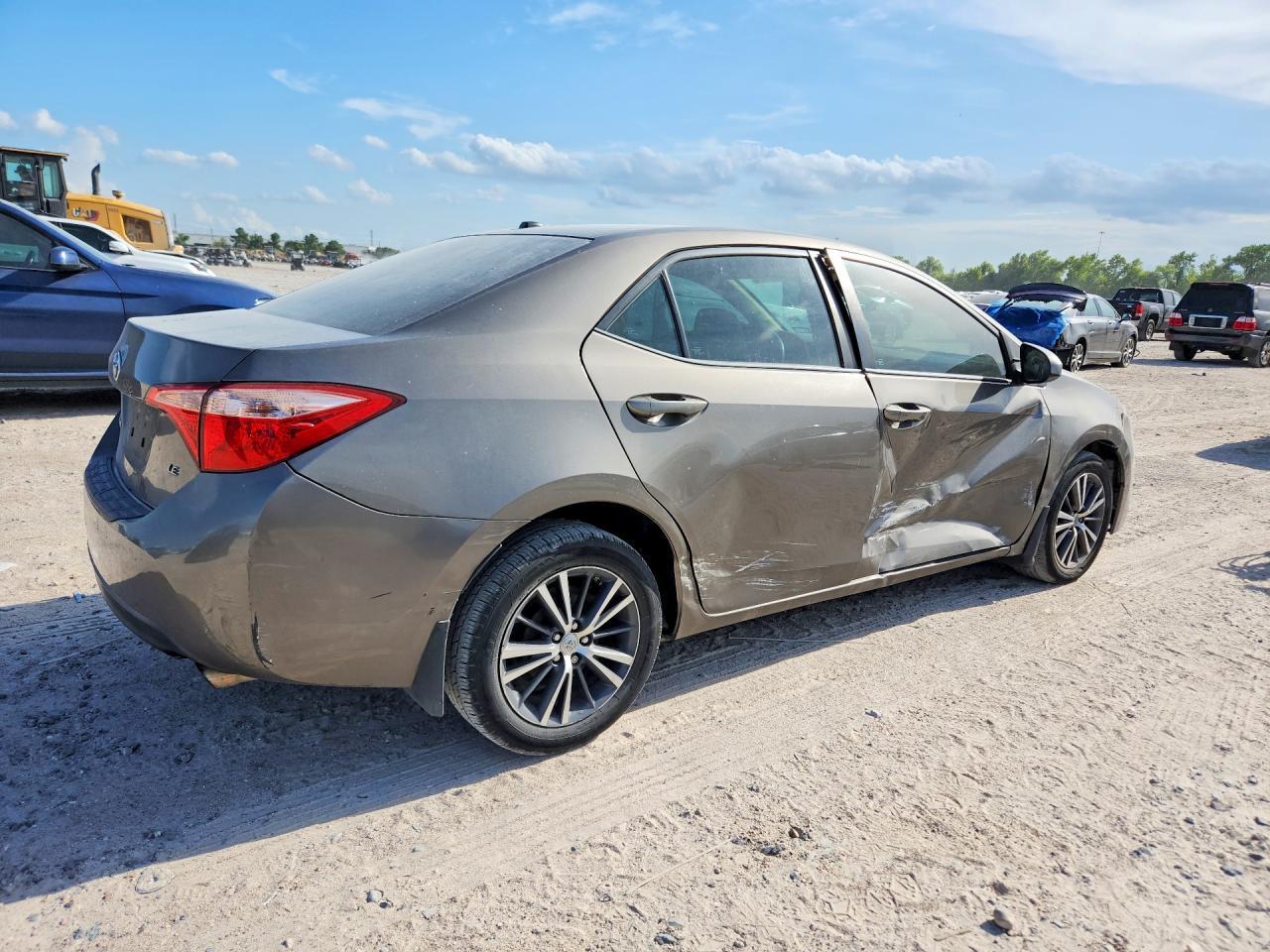 2017 Toyota Corolla Le - Фото 3