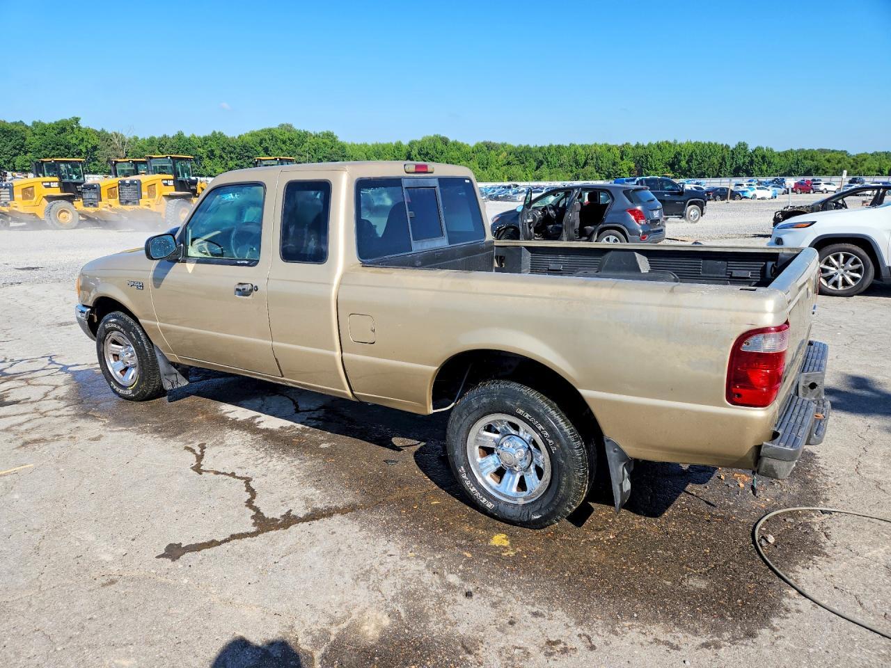 2001 Ford Ranger Super Cab - Image 2