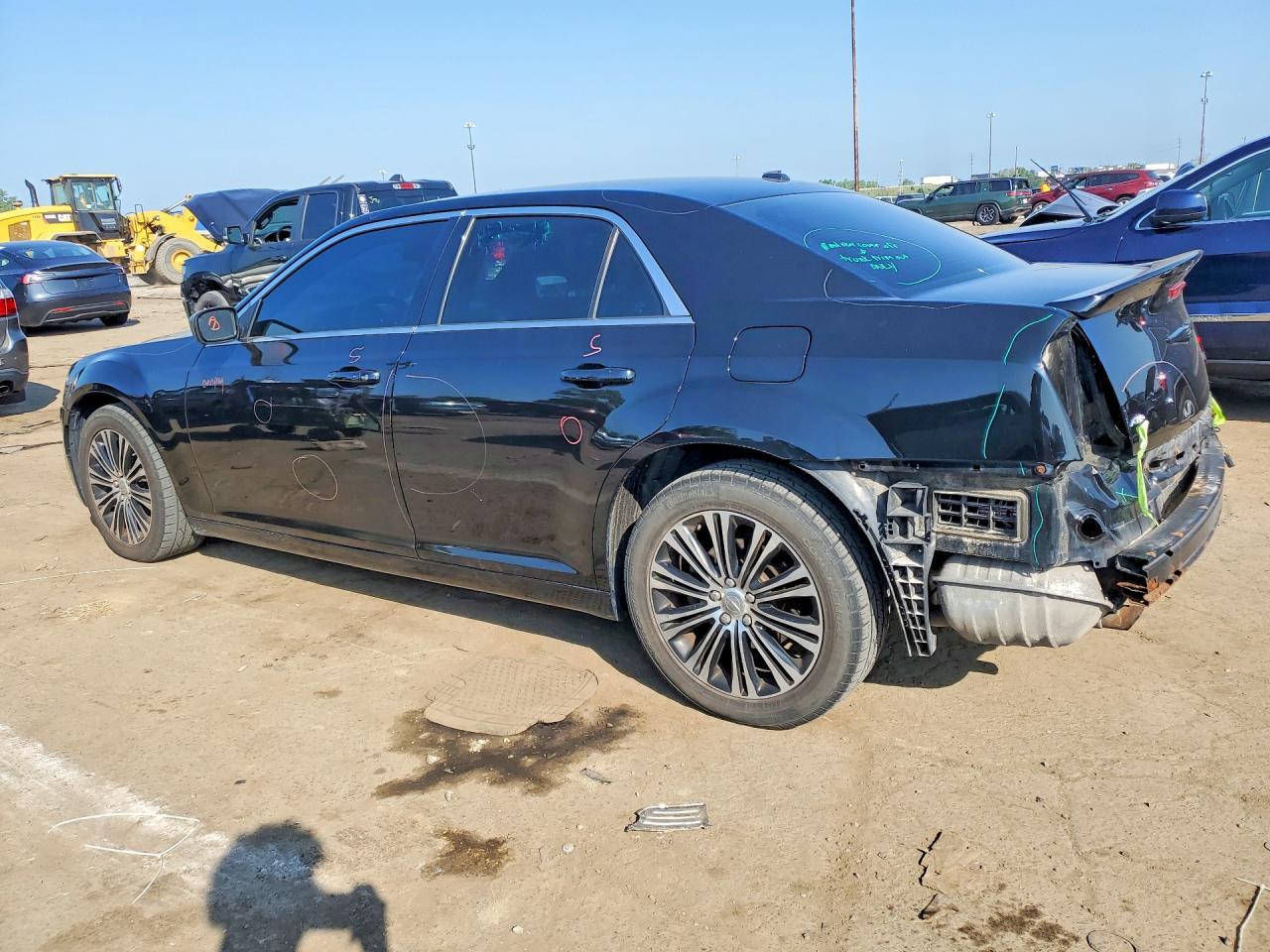 2013 Chrysler 300 S - Фото 2